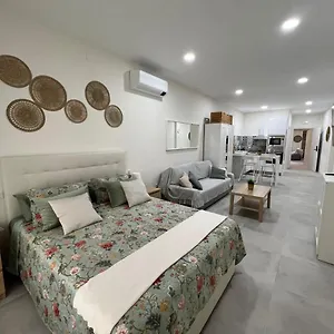 https://centro-estudio-trinidad-malaga-3.hotelsinnerja.org